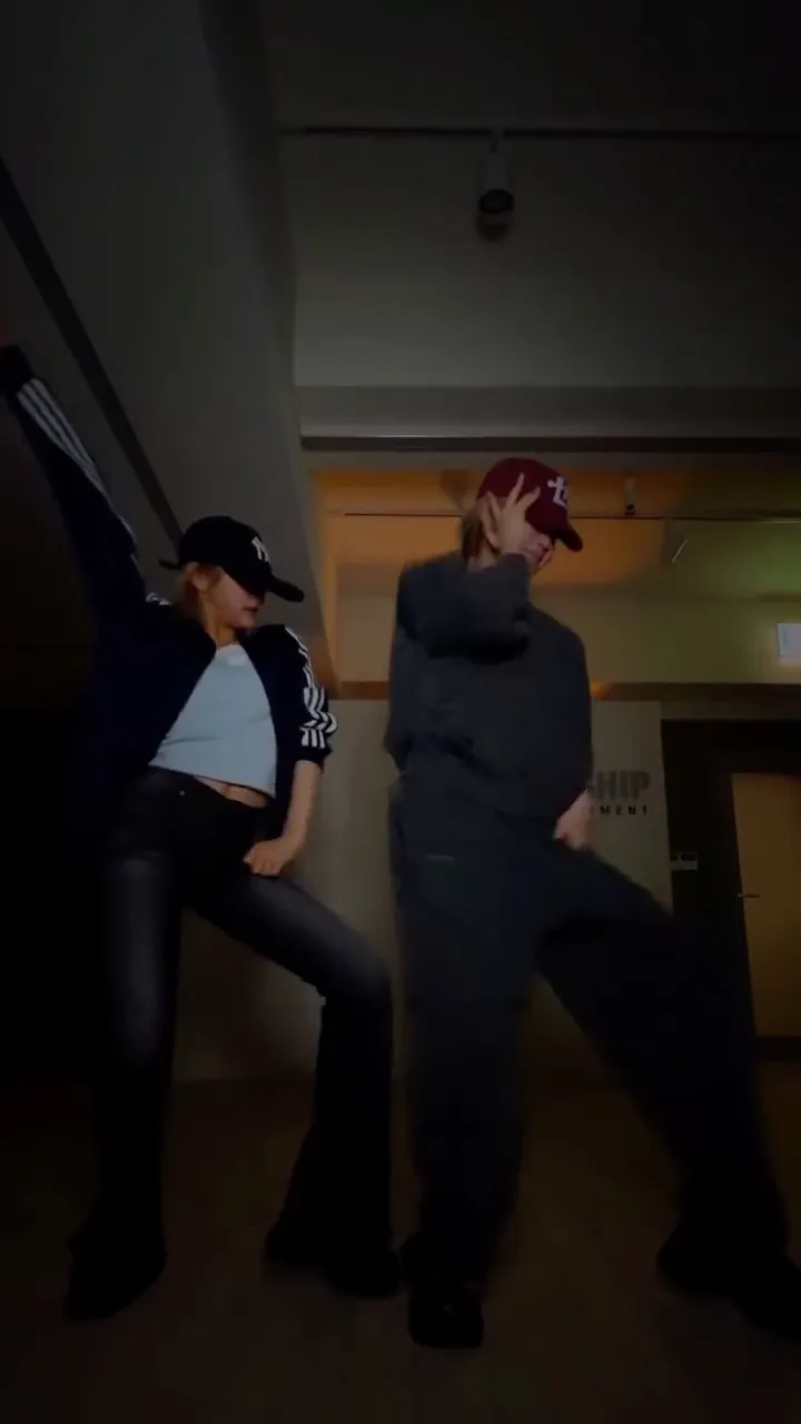 คิกิ ออฟฟิเชียล เผยทริกหมวกแก๊ป