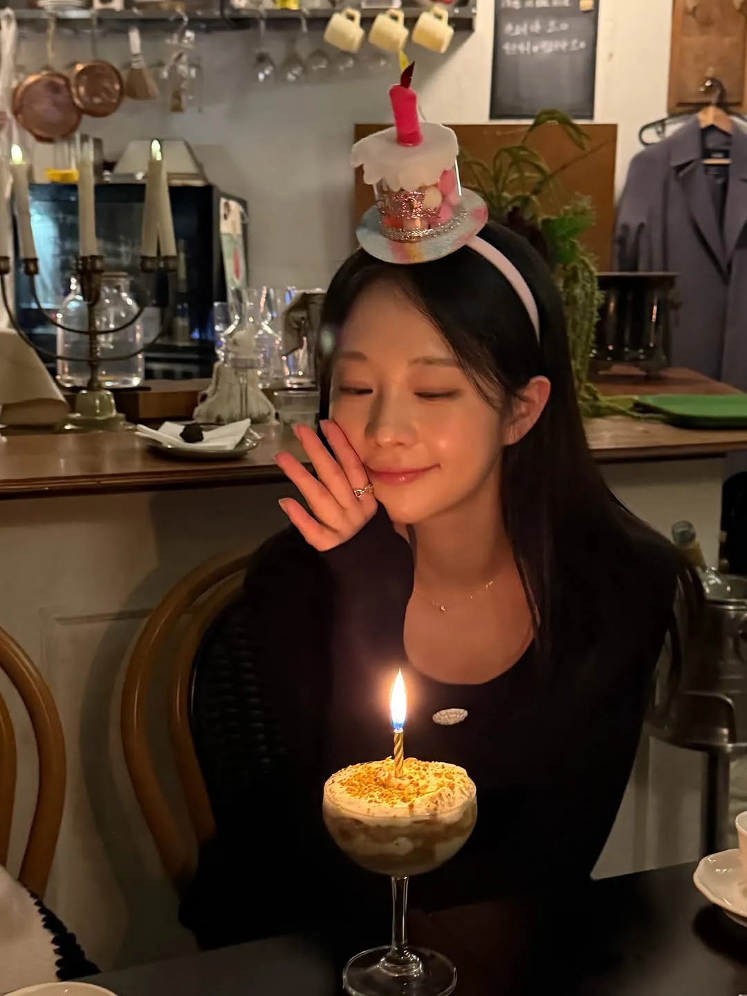 Oh Young-joo đáng yêu, khoe ảnh sinh nhật
