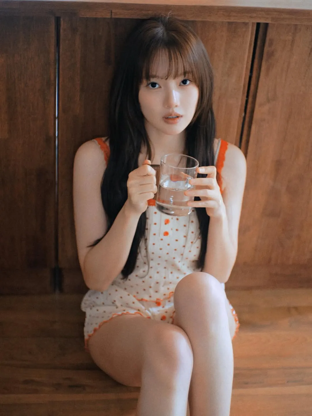 เยรินแห่ง GFRIEND เผยโมเมนต์ยามบ่ายแสนสบายในชีวิตประจำวัน