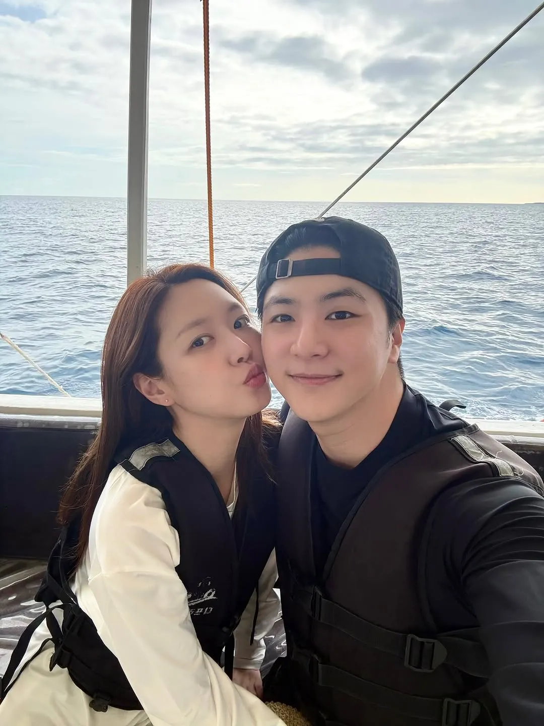 gugudan Mimi, singer, diving