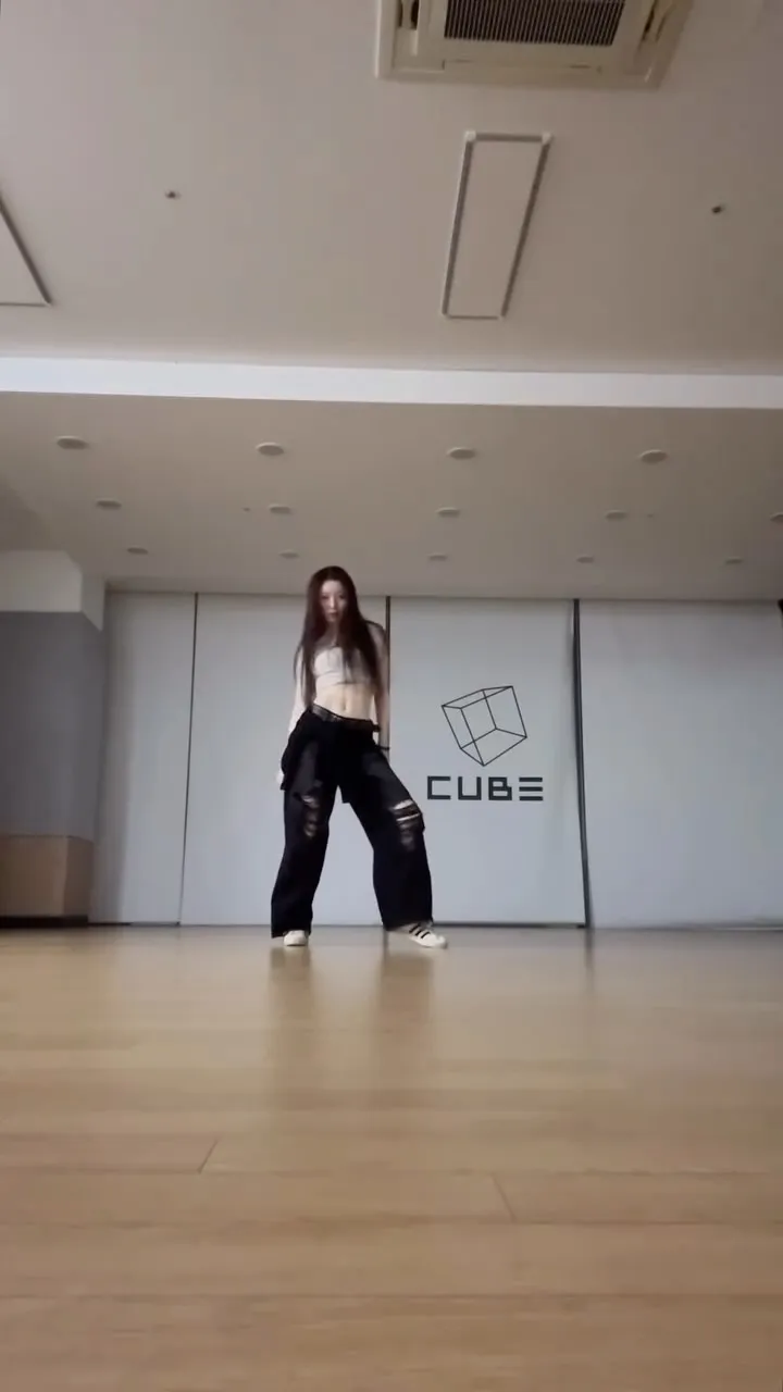 朱賢展現魅力十足的舞蹈表演