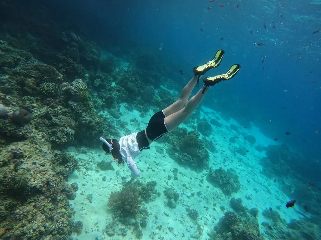 gugudan Mimi, singer, diving