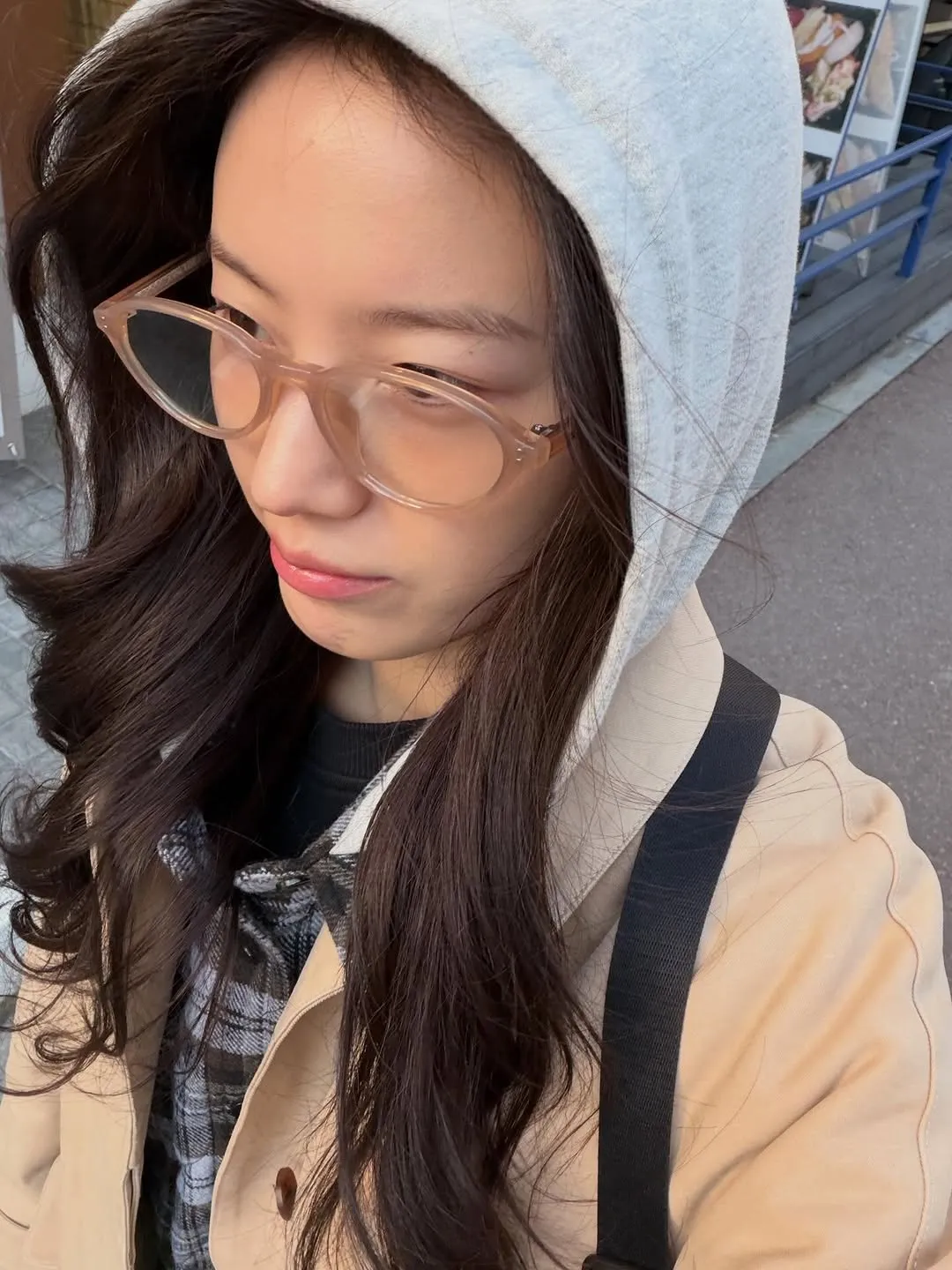 จาง กยูริ ออกทริปสำรวจแผ่นเสียง LP