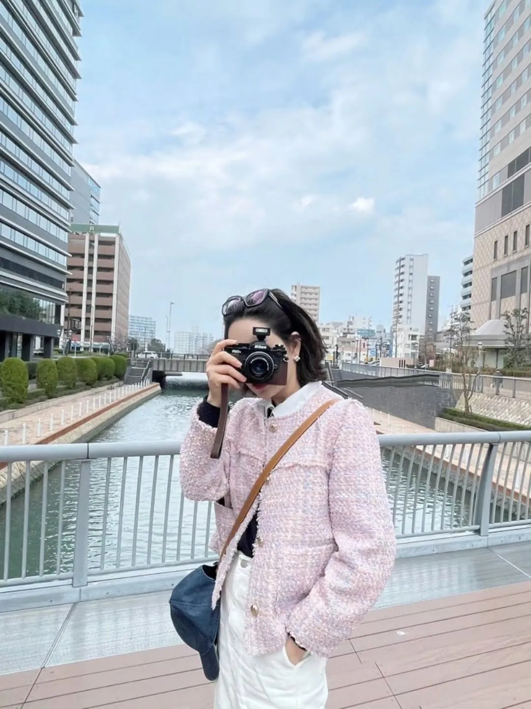 청순한 매력의 이유리, 여행 중 인스타그램 업데이트