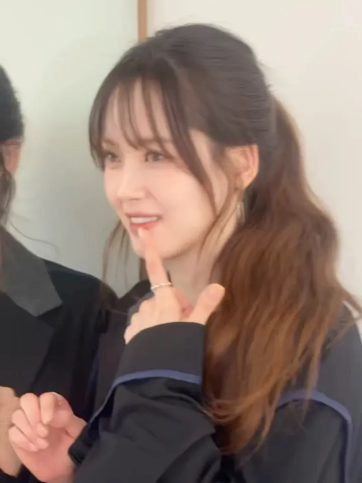 コ・アラ、インスタグラムで輝く笑顔を披露