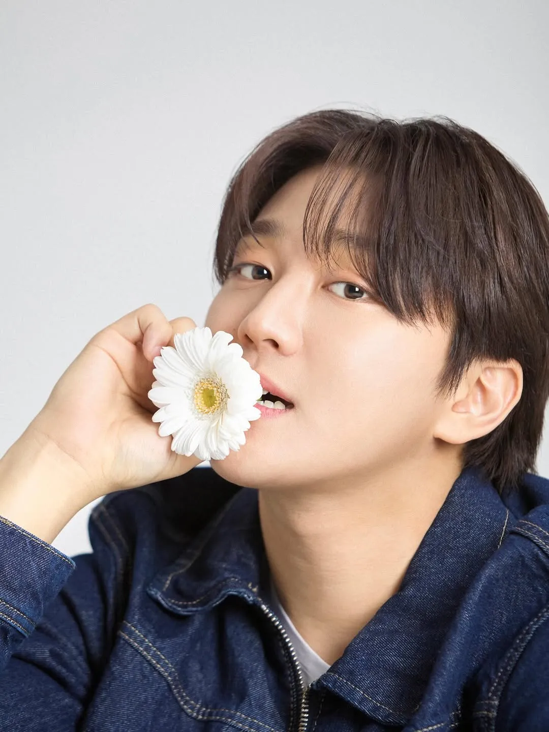 Hong Joochan, Golden Child, Instagram