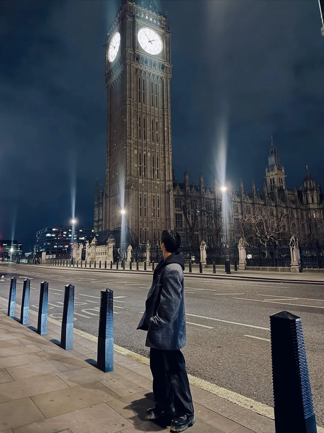 ค่ำคืนในลอนดอน การเดินเล่นสบายๆ ของอีมินฮยอกแห่งบีทูบี