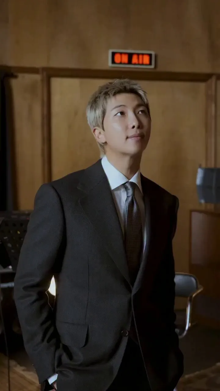 บีทีเอส, ไอดอล, อัปเดตอินสตาแกรม, แฟนๆ, เพลง