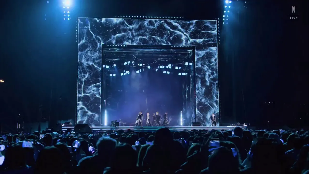 방탄소년단, 공식, 라이브 퍼포먼스, 컴백, 넷플릭스