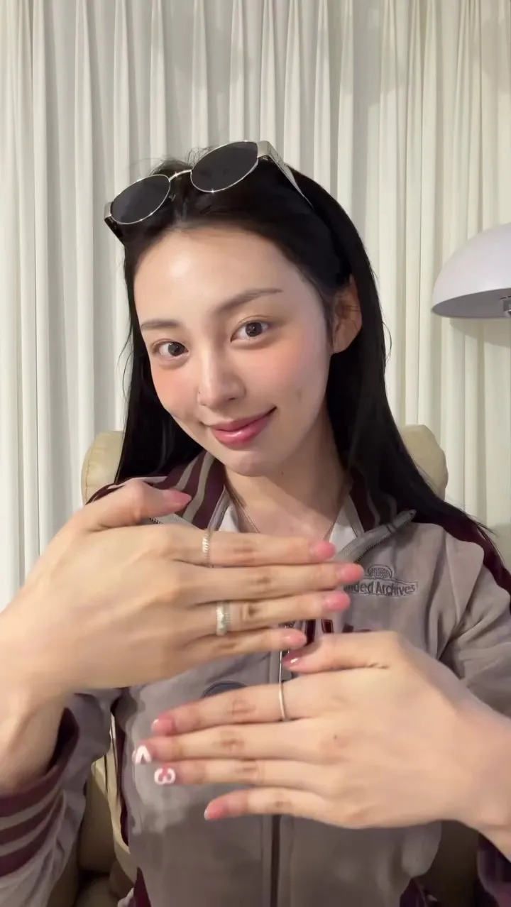 이지연, 네일아트, 인스타그램