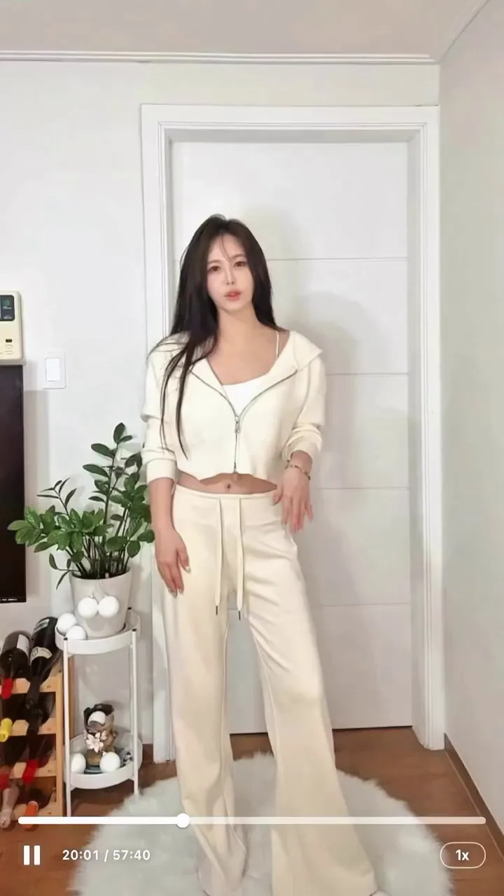 Ye-bin Kang, Instagram, Fashion, Cream pants, Style