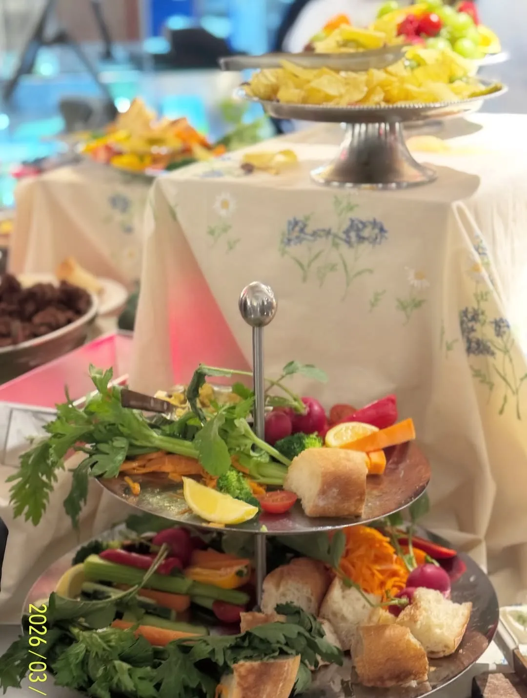 อีโซลอี, คนคลั่งแสงไฟ, อัปเดตอินสตาแกรม