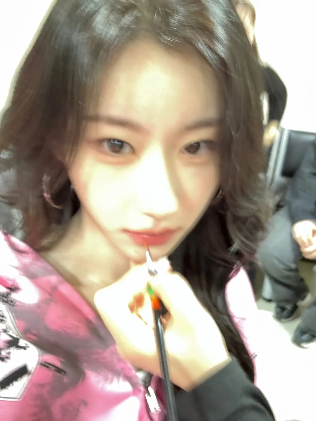 ITZY's Chaeryeong Goes Viral in Bright Pink, All Eyes on Her