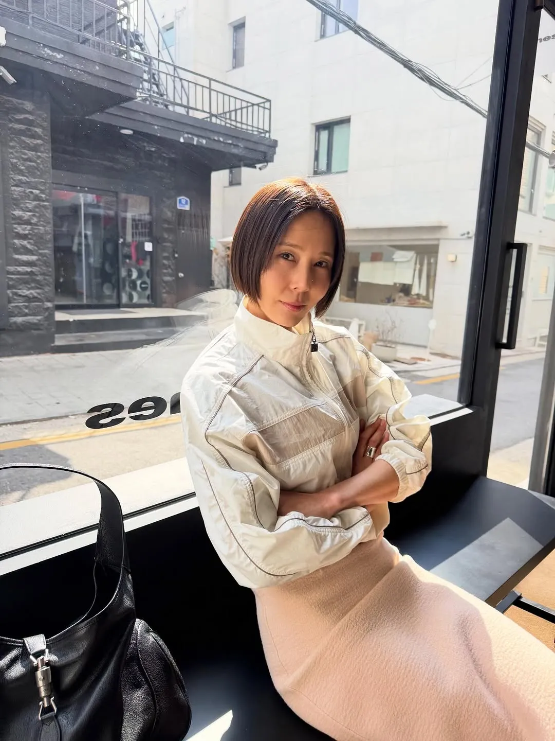 คิม นายอง สวยเปล่งประกายใต้แดดฤดูใบไม้ผลิ