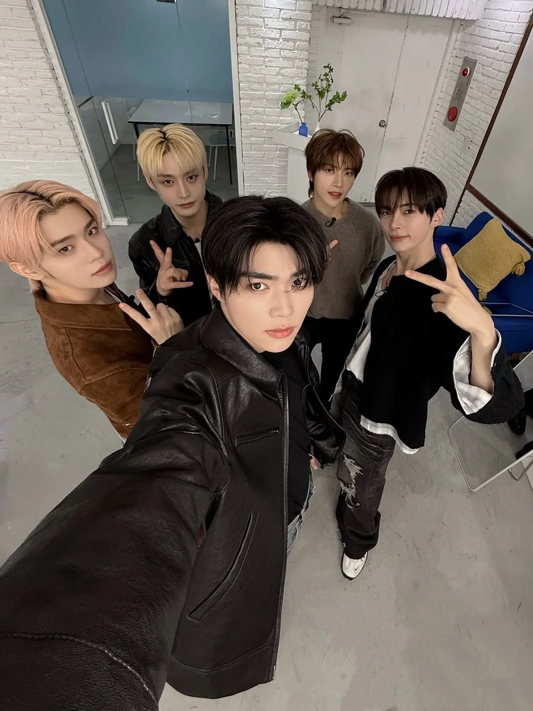 ZEROBASEONE, อินสตาแกรม, โพสท่า