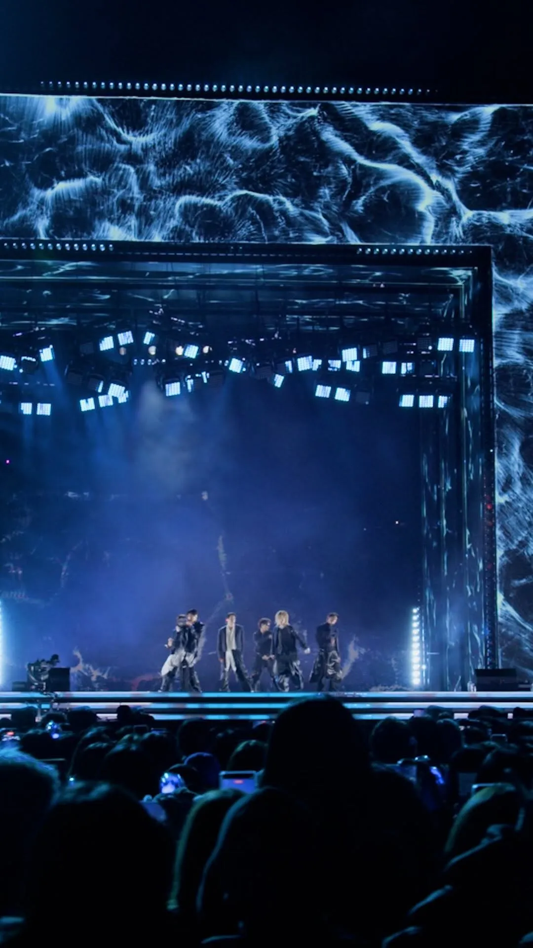 "SWIM" 첫 라이브 공개한 방탄소년단