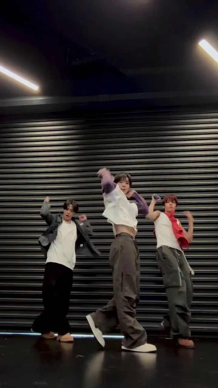 NCT WISH, màn trình diễn, step up