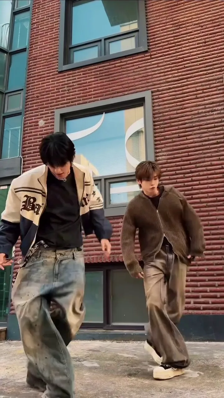 82MAJOR, Instagram, Update