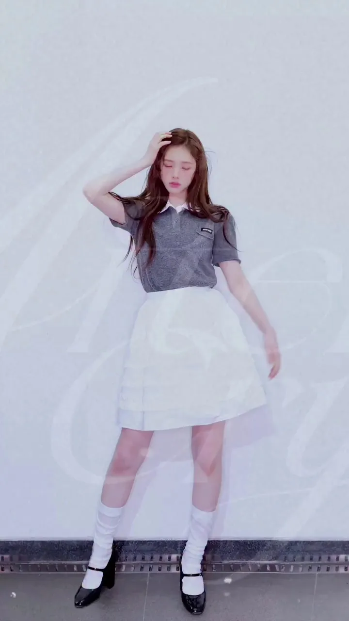 Baby Don't Cry, cantor(a), Instagram