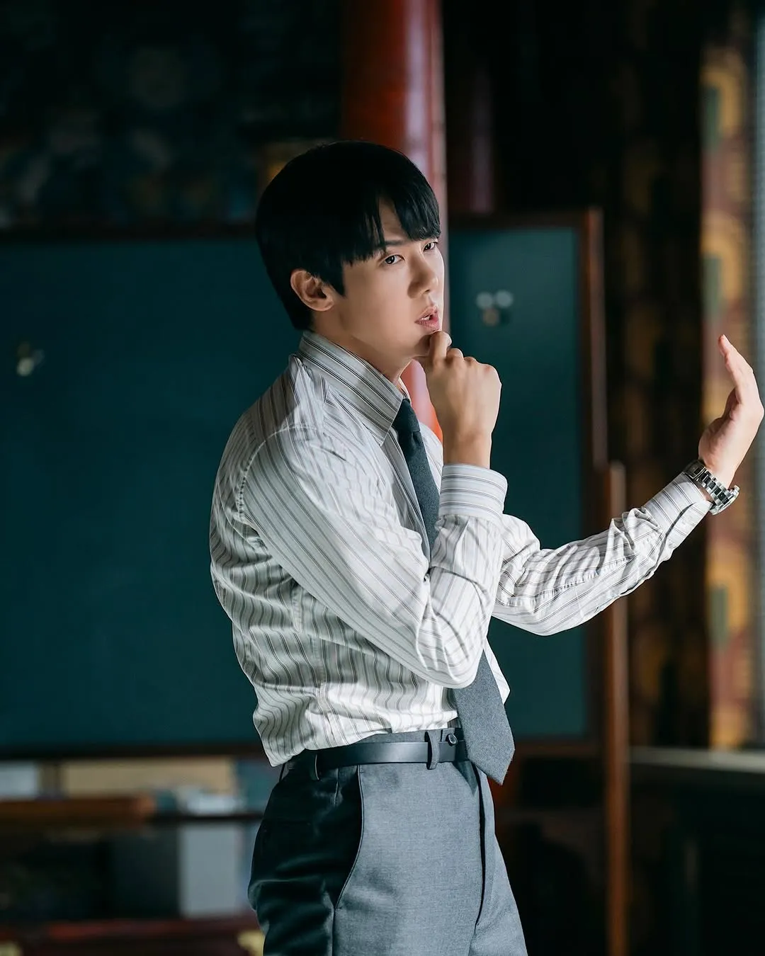 매력 발산 유연석, 매혹적인 변호사로 변신