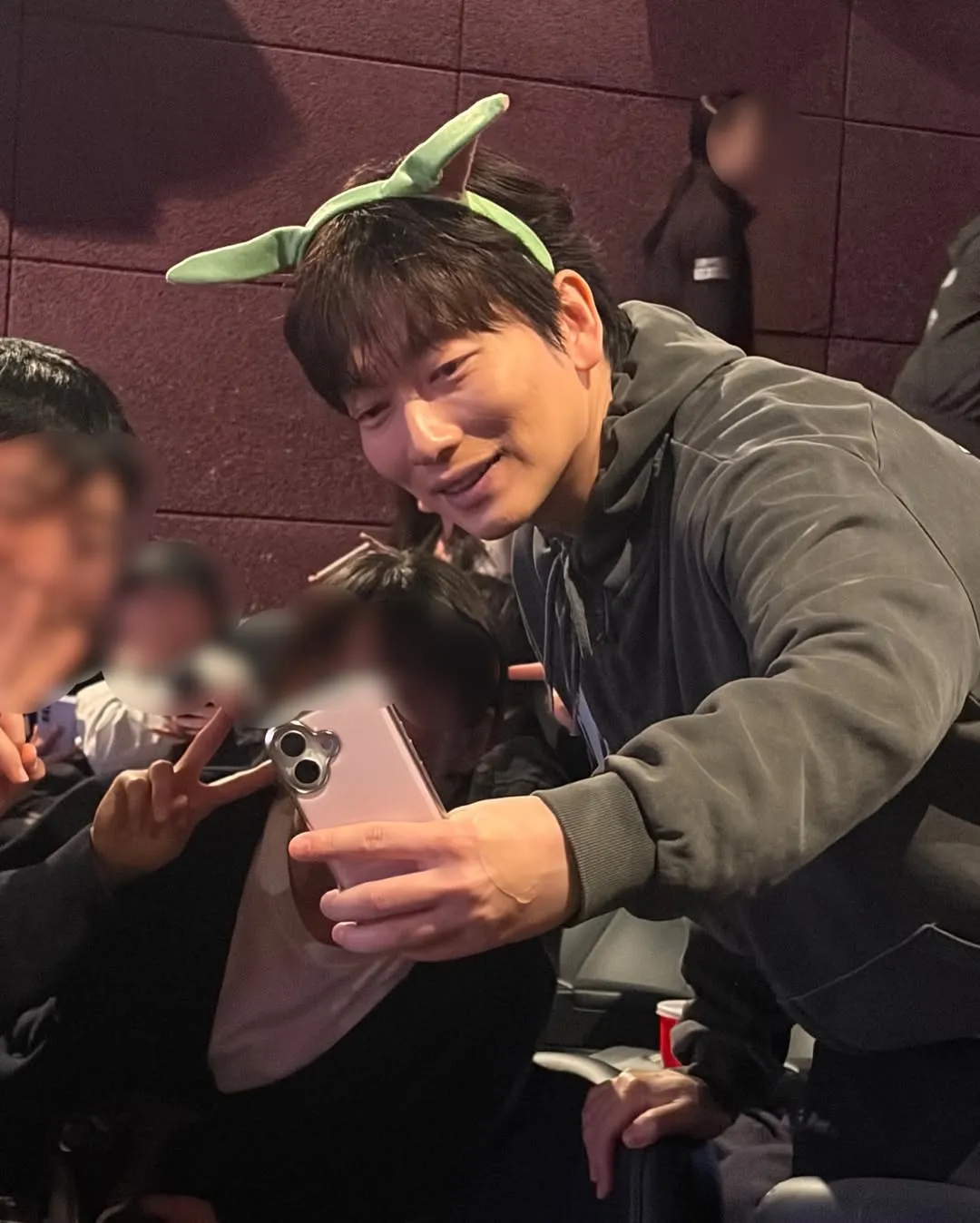 BY4M Studio, diễn viên, dịch vụ fan