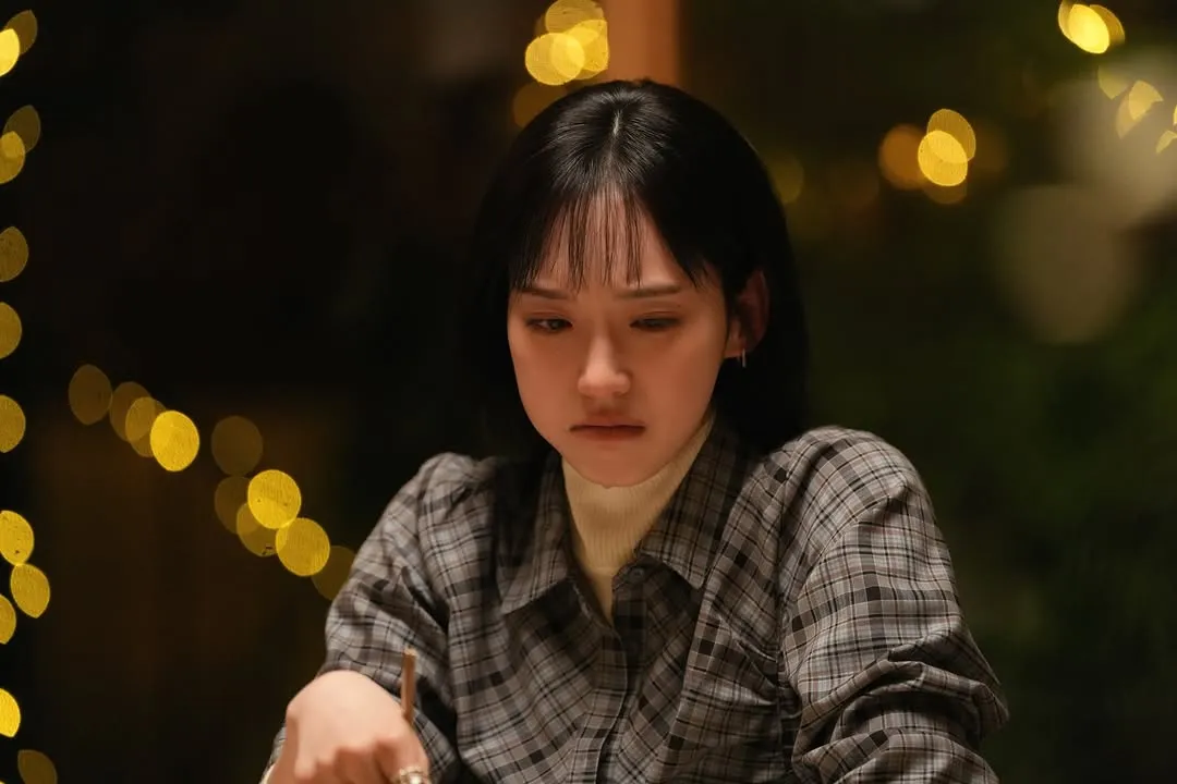 순수한 미모, 한지현의 새로운 사진 공개