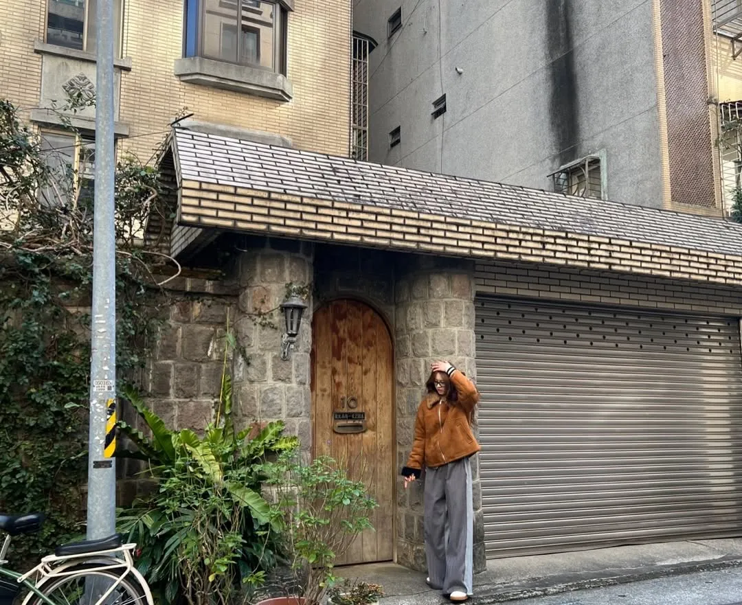 Go Ara, atriz, Instagram