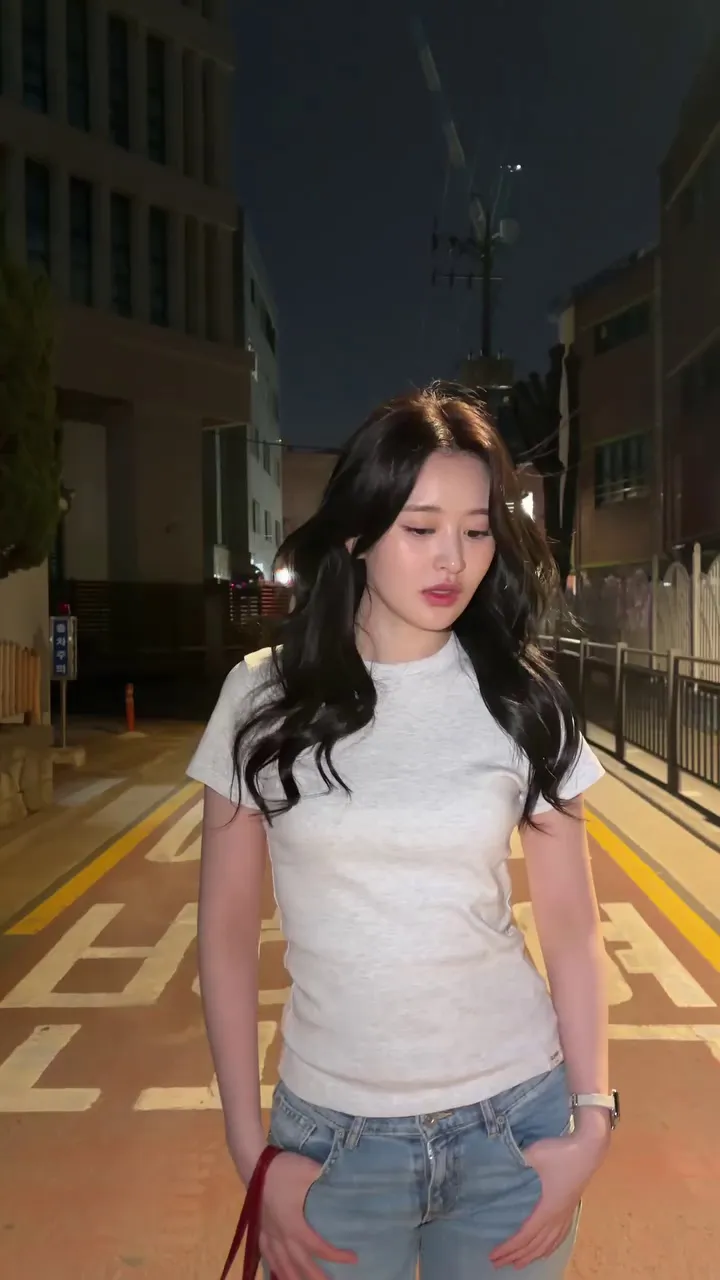 MOMOLAND, อาอิน, ความงามสไตล์แดร็กคูลา