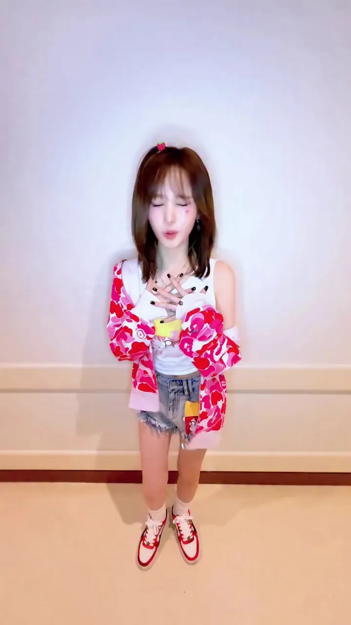 IVE, idol del K-pop, Instagram