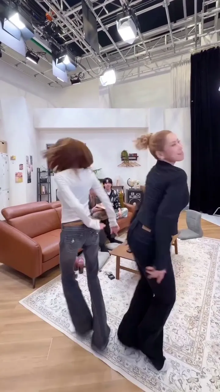 Choi Yena, cantora, Instagram