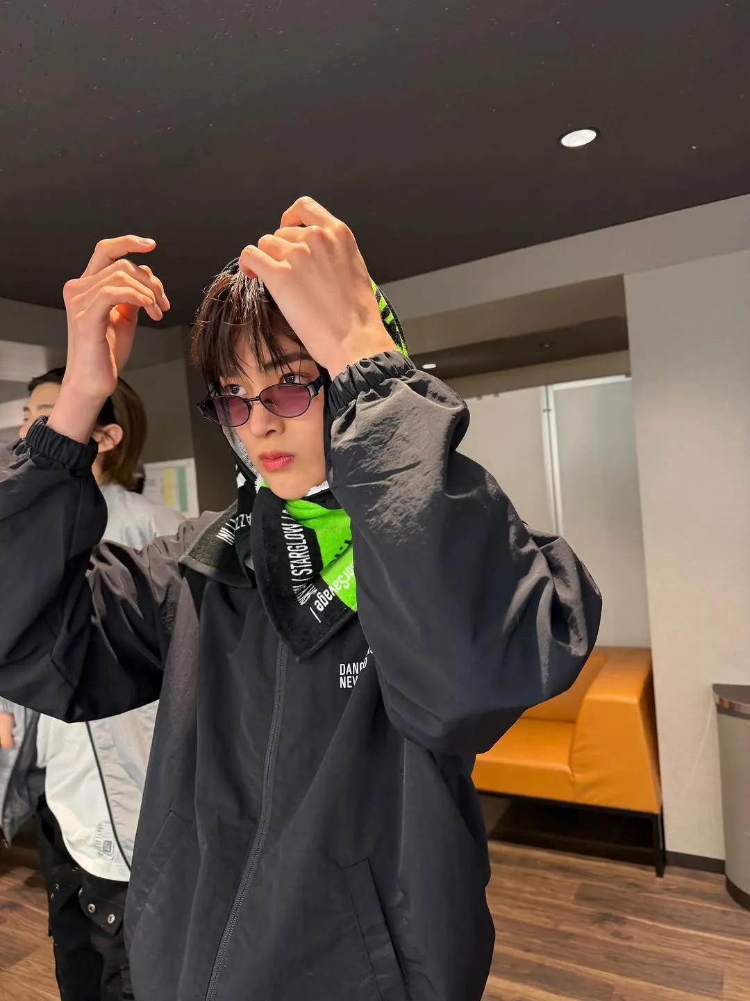 Cortis, phong cách, Instagram