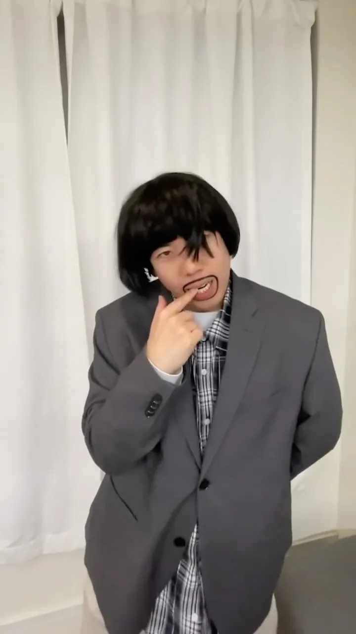 Tteun-tteun, com conceito divertido, conquista os fãs com pose bem-humorada