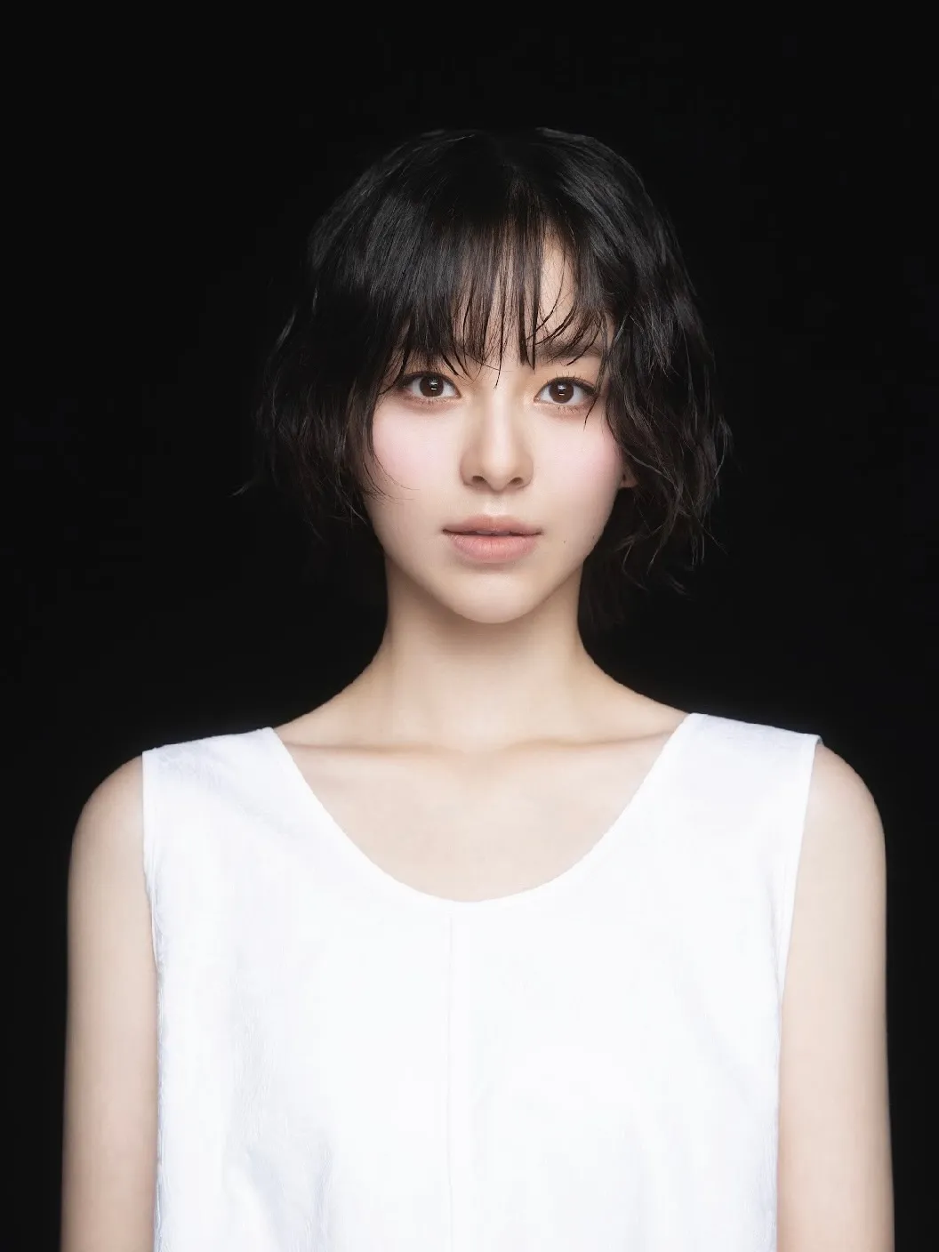 Park Ji-hoo menyambut musim semi dengan sapaan hangat