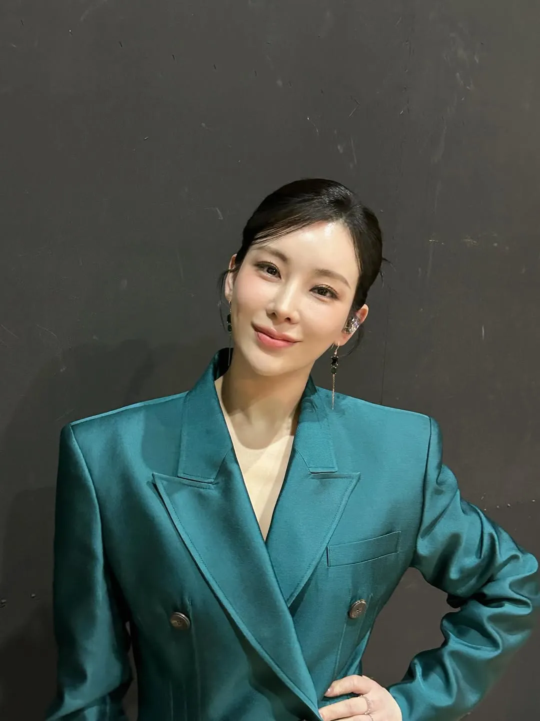 จองซอนอา เผยลุคหรูหราบนเวที Open Concert