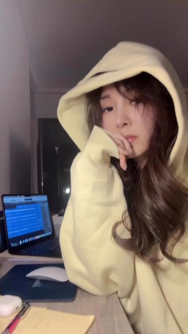 จีน่ากับเสน่ห์สบายๆ บันทึกความเงียบสงัดยามรุ่งสาง