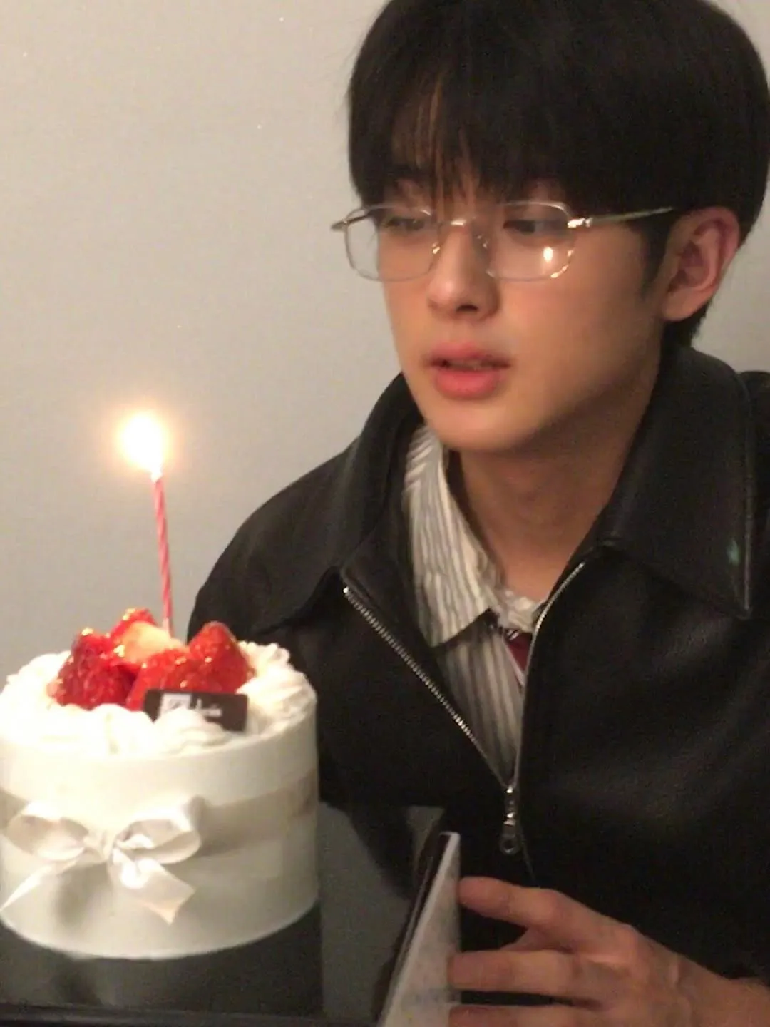 金珉奎, 偶像, 生日