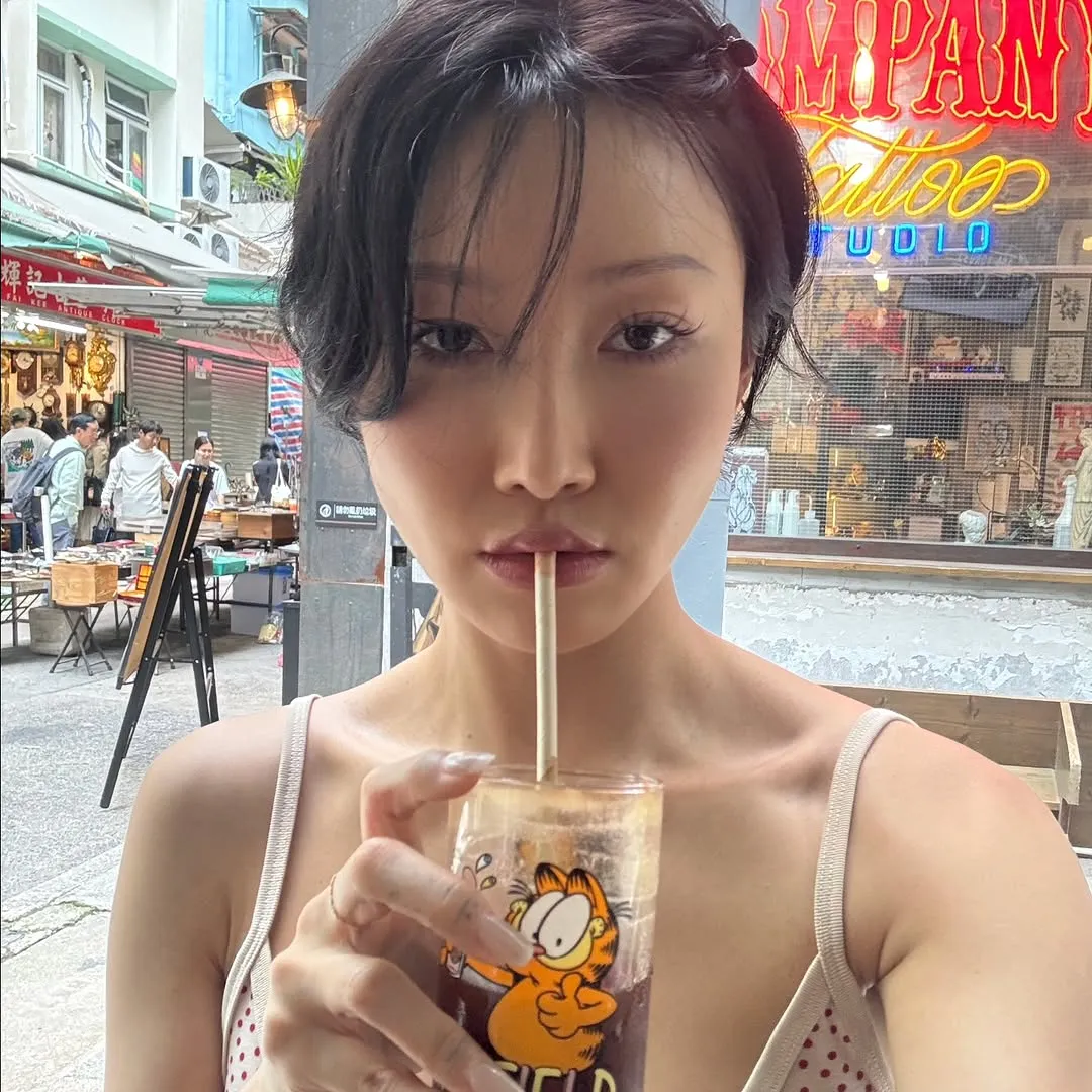 Hwasa (MAMAMOO) khoe cuộc sống thường nhật hạnh phúc ở Hồng Kông