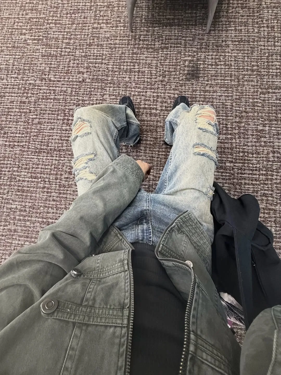 세림, 시크한 매력 넘치는 일상 공개