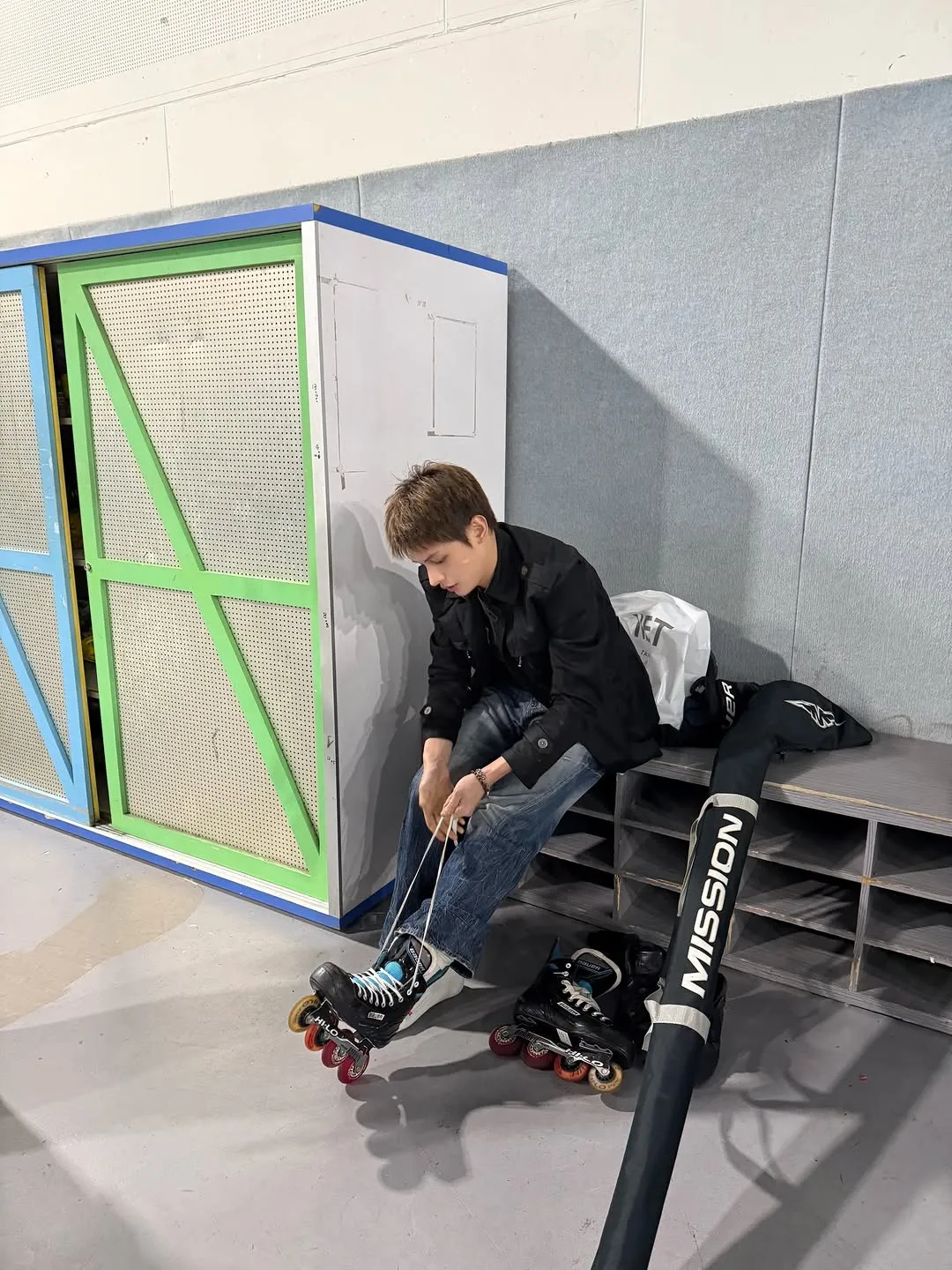 คอร์ติส, ภาพถ่าย, โรลเลอร์สเกต