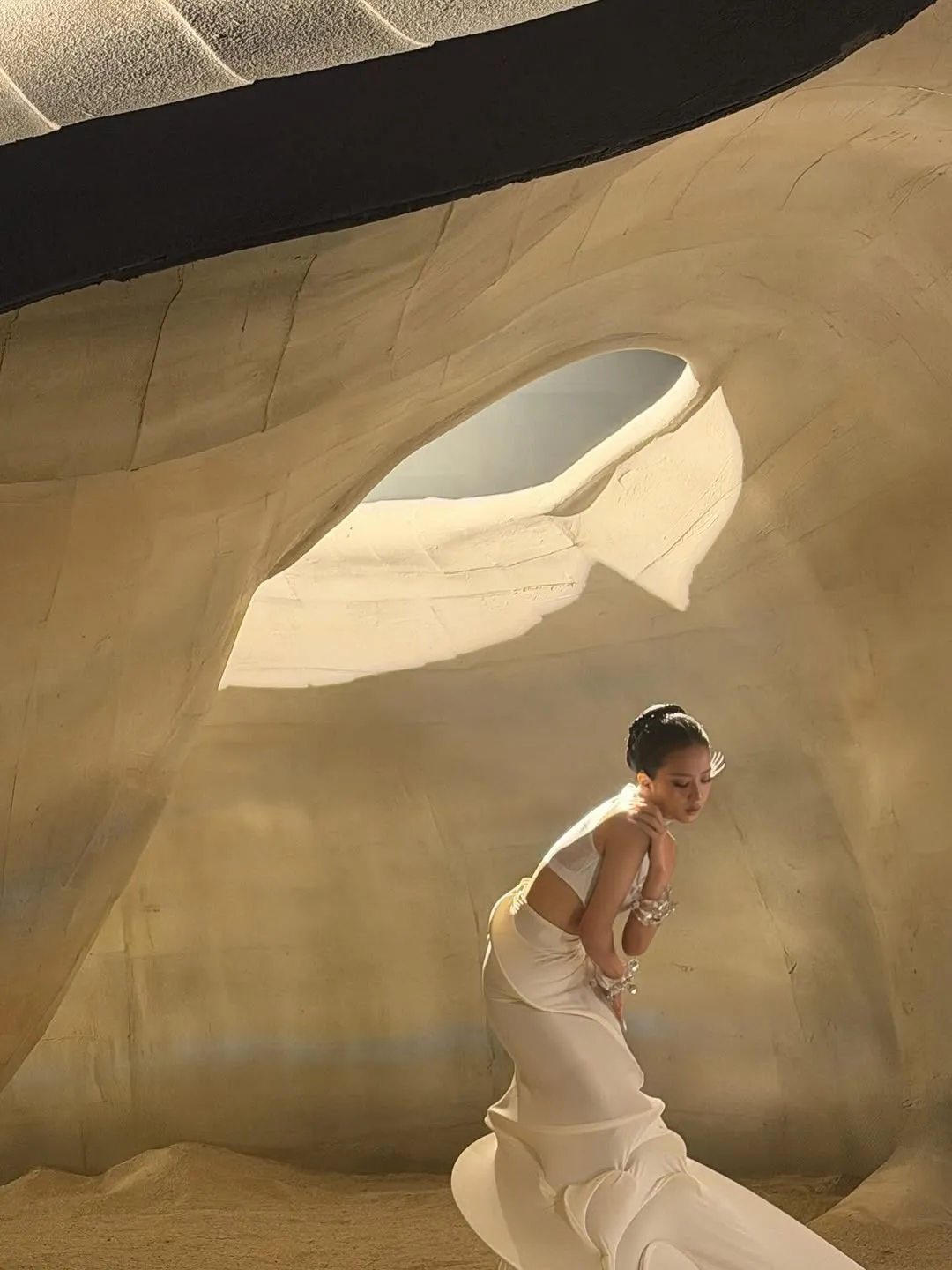 Jisoo tampil anggun, pembaruan di Instagram