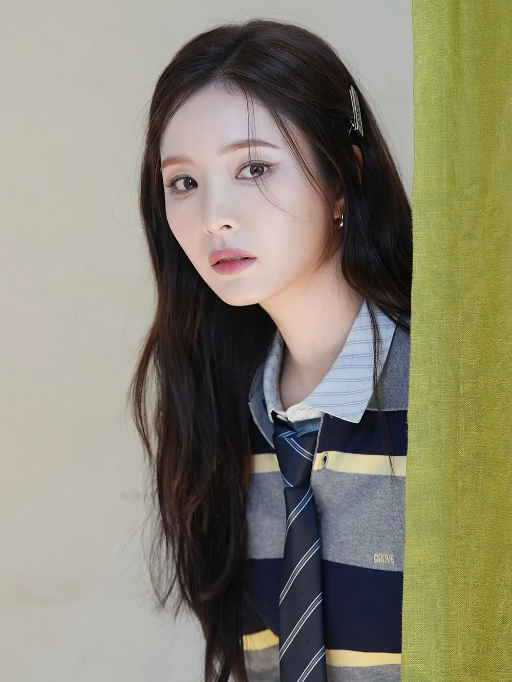 Shin Se-kyung tampil anggun, bagikan foto di balik layar