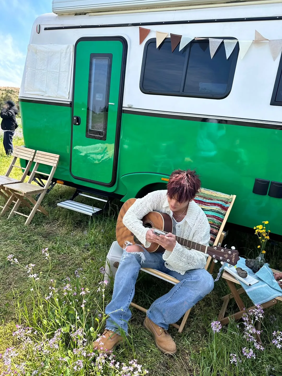 Seo In Guk, ca sĩ, chơi guitar
