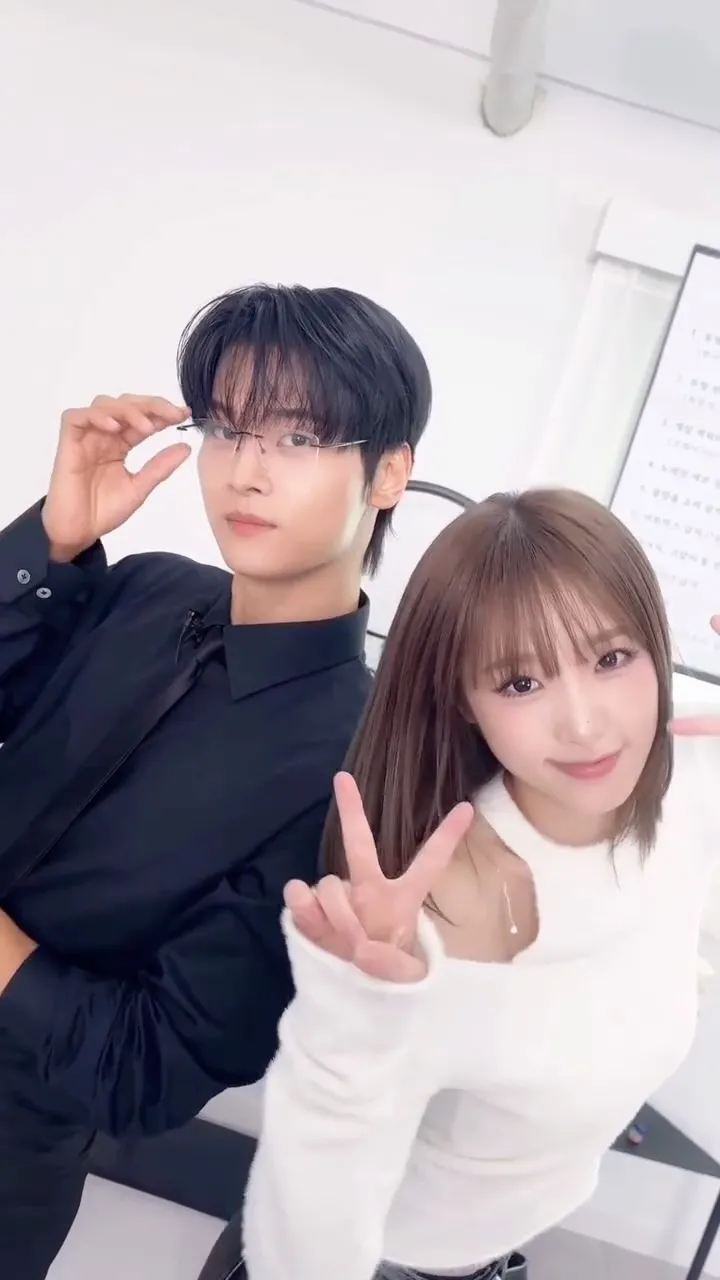 清新可人的崔叡娜，公开与车学沇的特别瞬间