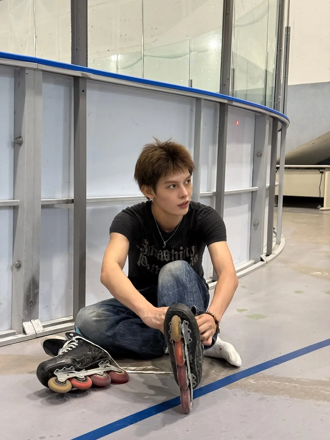 คอร์ติส, ภาพถ่าย, โรลเลอร์สเกต