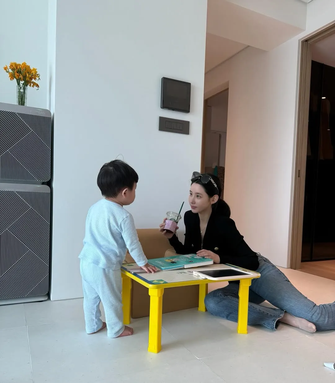 Johyun yang menggemaskan, momen menyenangkan bersama anak