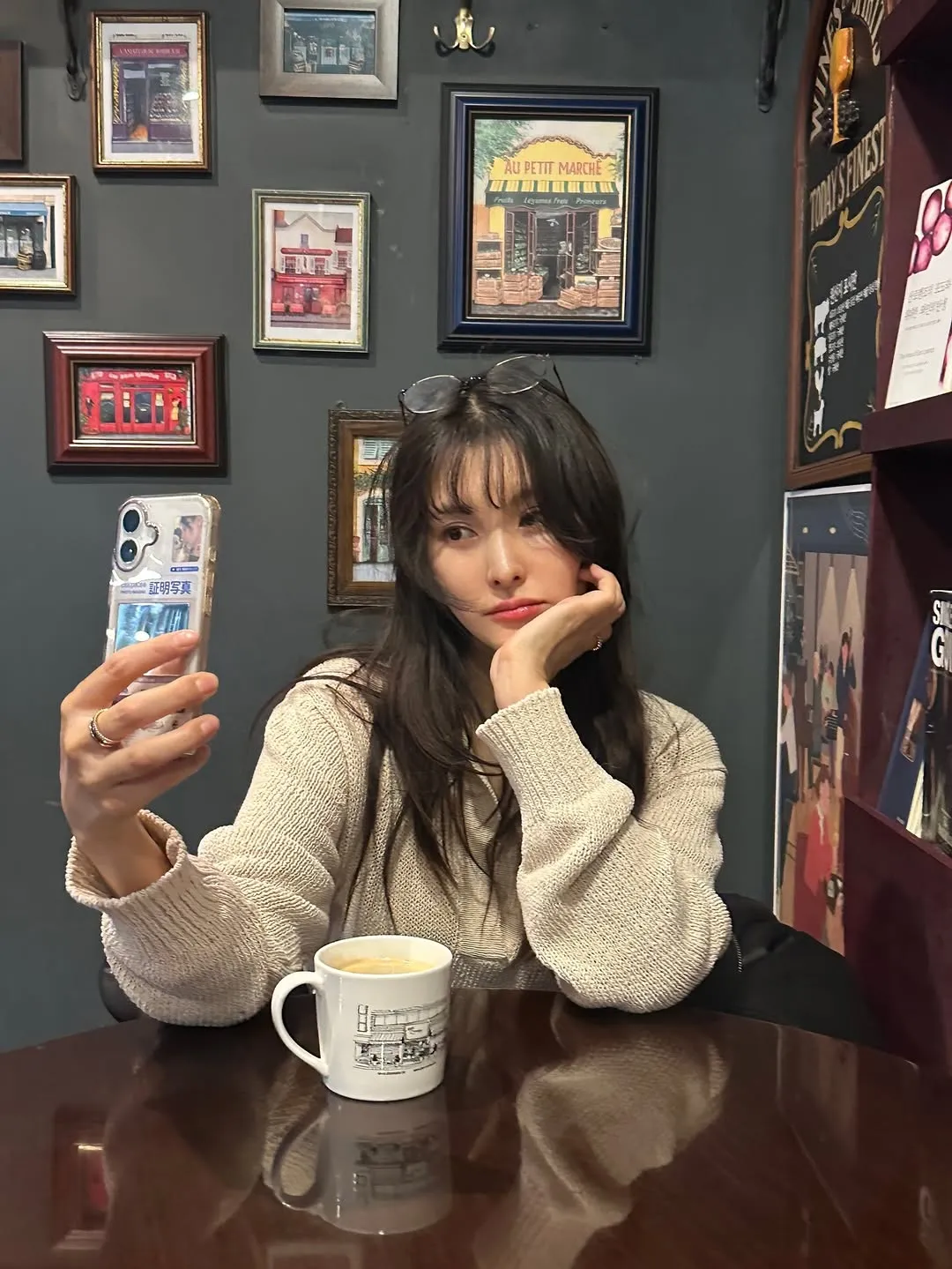 痴迷自拍的KARA朴奎利，公開幸福日常