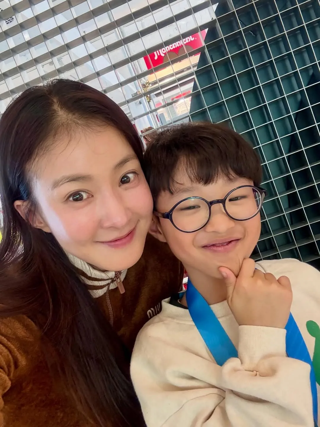 Lee Si-young, Actriz, Hijo