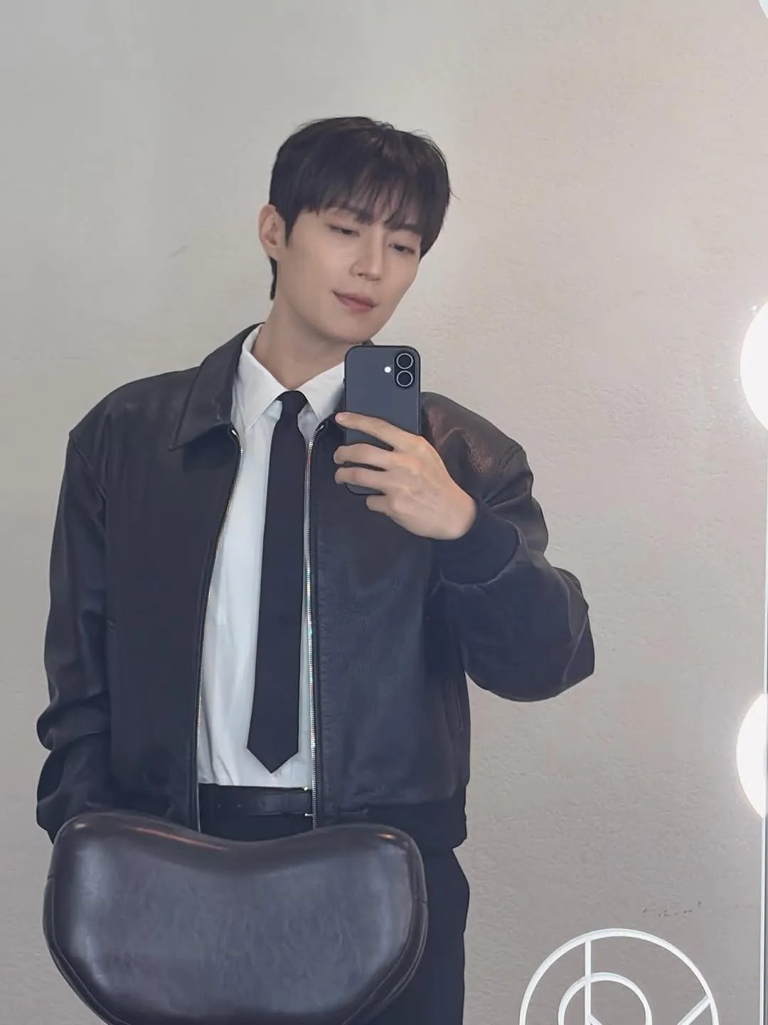 尹斗俊, 演员, 帖子, Instagram, 粉丝