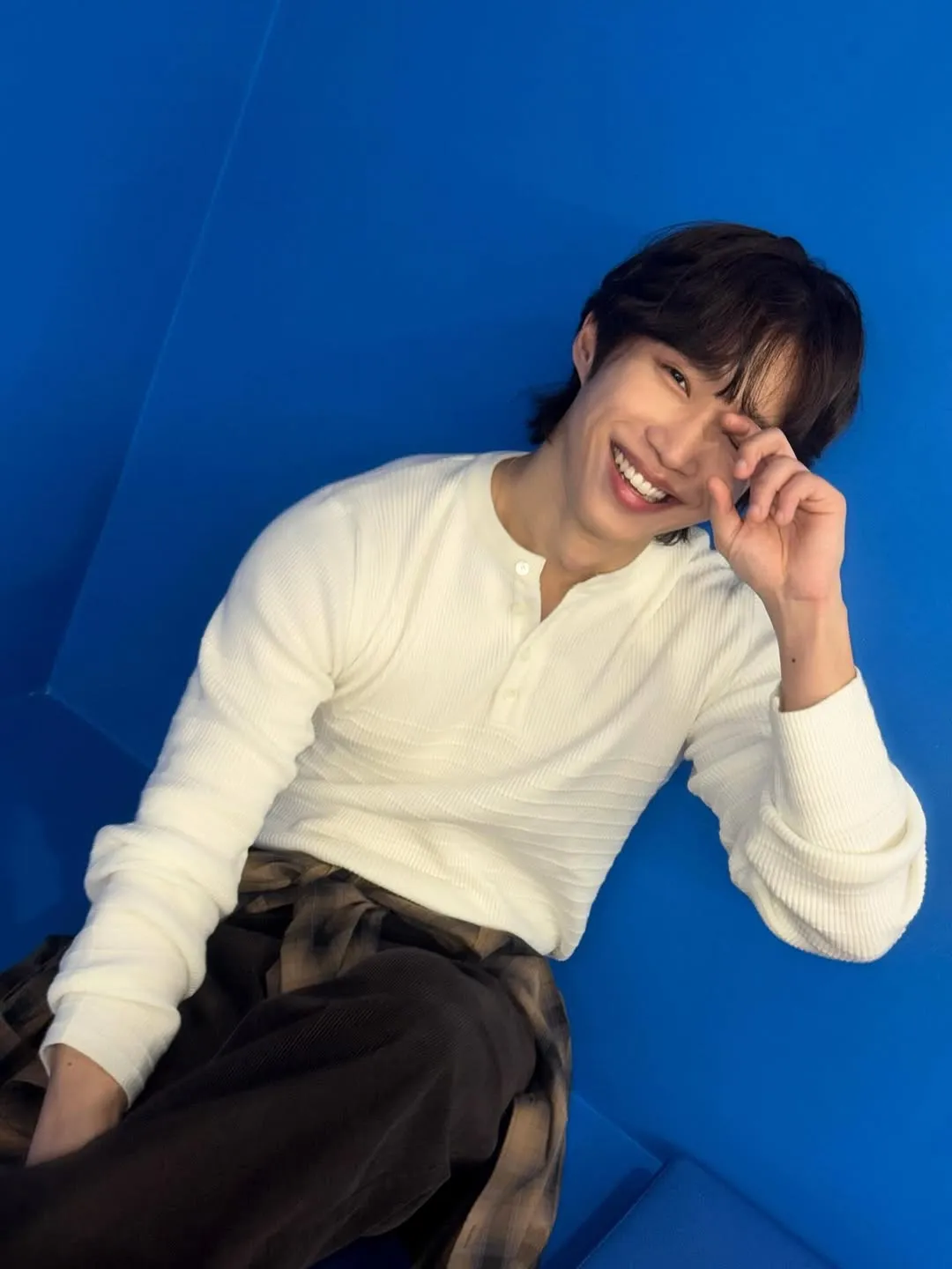 柔らかな笑顔で輝く N.Flying ソ・ドンソンの魅力