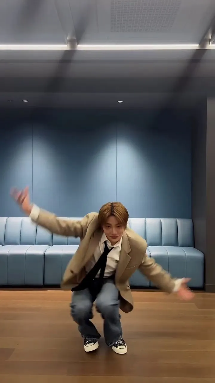 Stray Kids, Idol, Instagram